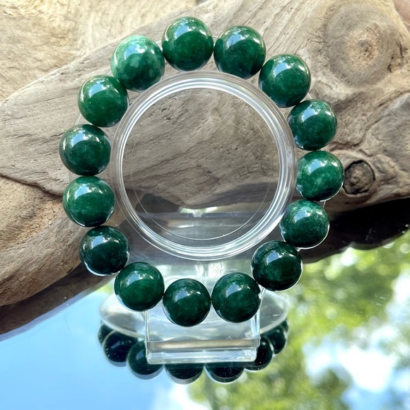 14mm Natural Green Russian Jade Beaded Bracelet - adjustable - Picture 4 of 11